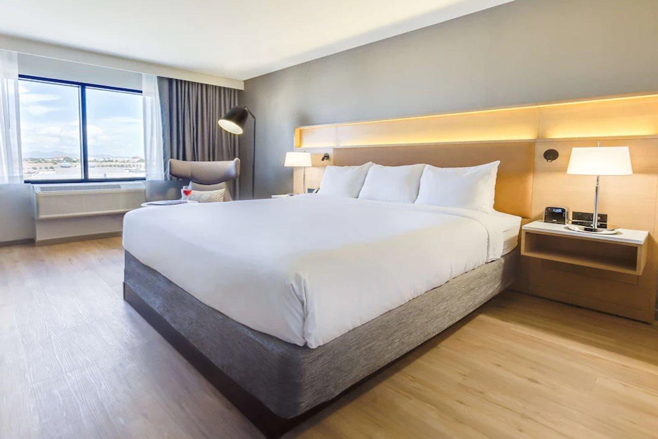 Radisson Hotel Phoenix Airport Екстер'єр фото