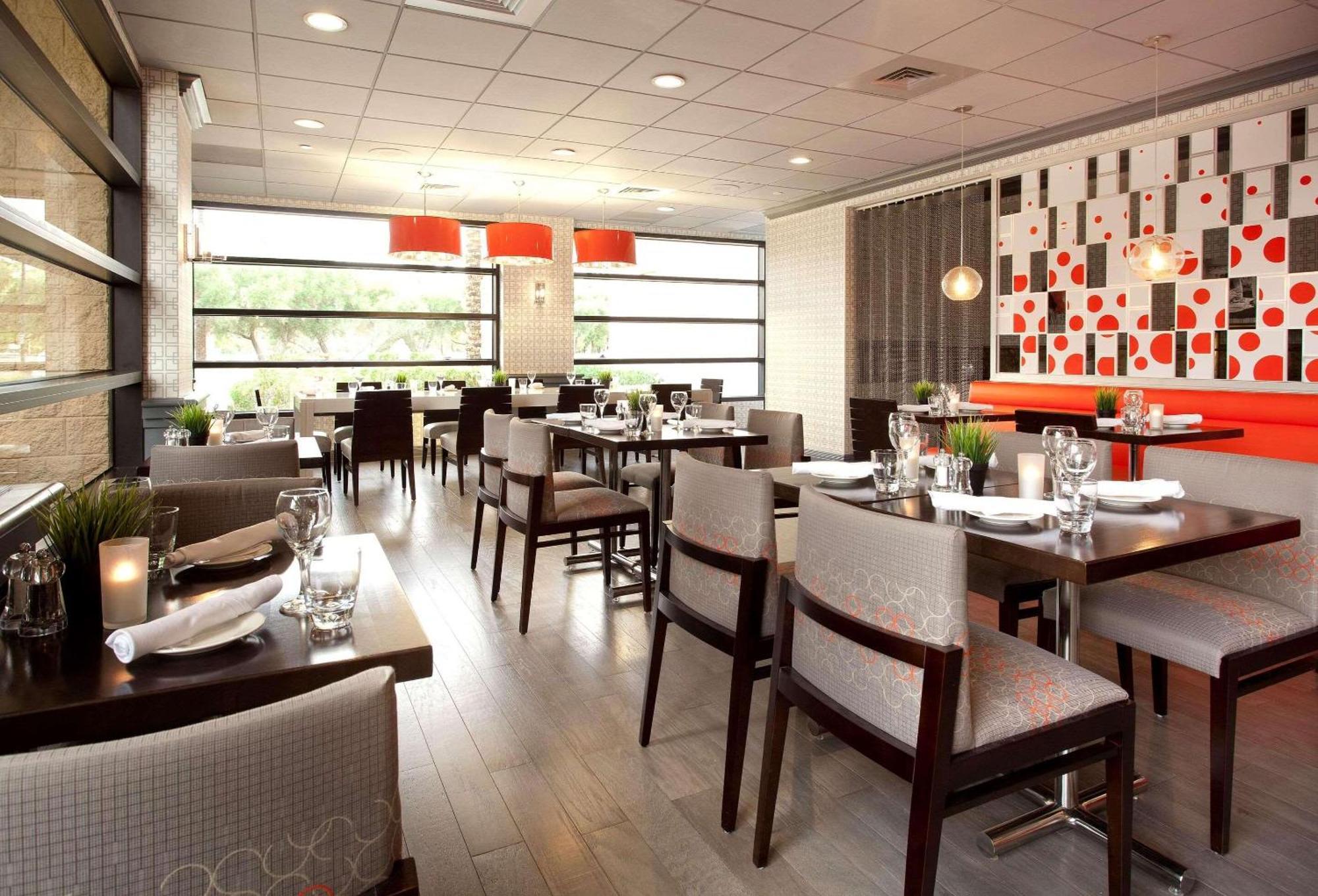 Radisson Hotel Phoenix Airport Екстер'єр фото