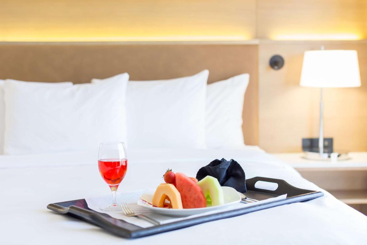 Radisson Hotel Phoenix Airport Екстер'єр фото