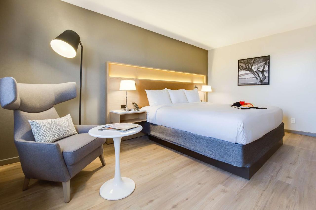 Radisson Hotel Phoenix Airport Екстер'єр фото